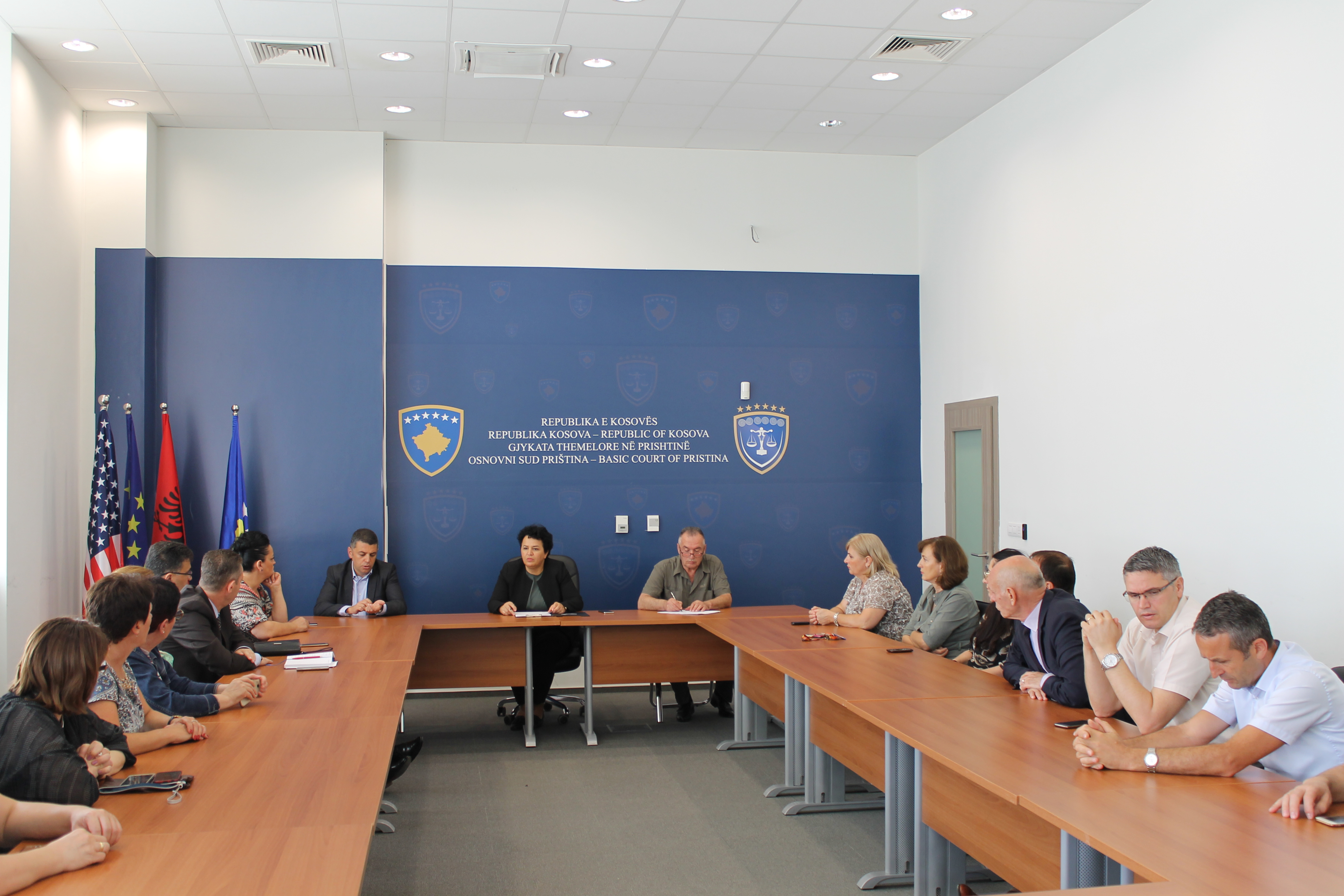 Kryetarja e Gjykatës, Afërdita Bytyçi mban takim me gjyqtarët e Departamentit të Përgjithshëm Penal, Departamentit për Krime të Rënda si dhe Departamenti për të Mitur