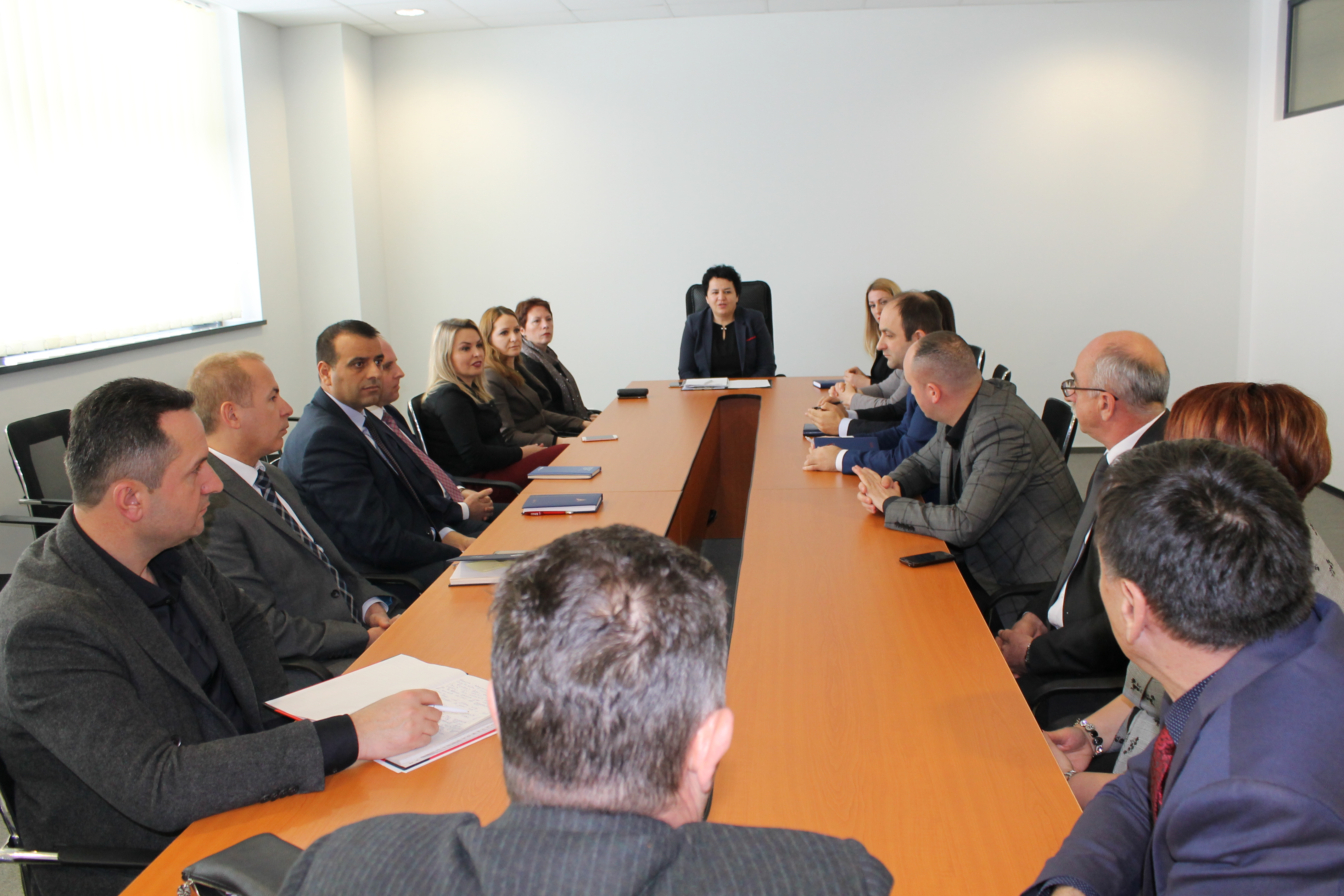 Kryetarja Afërdita Bytyçi diskuton sfidat me gjyqtarët e Departamentit të Përgjithshëm – Divizioni për Çështje Penale