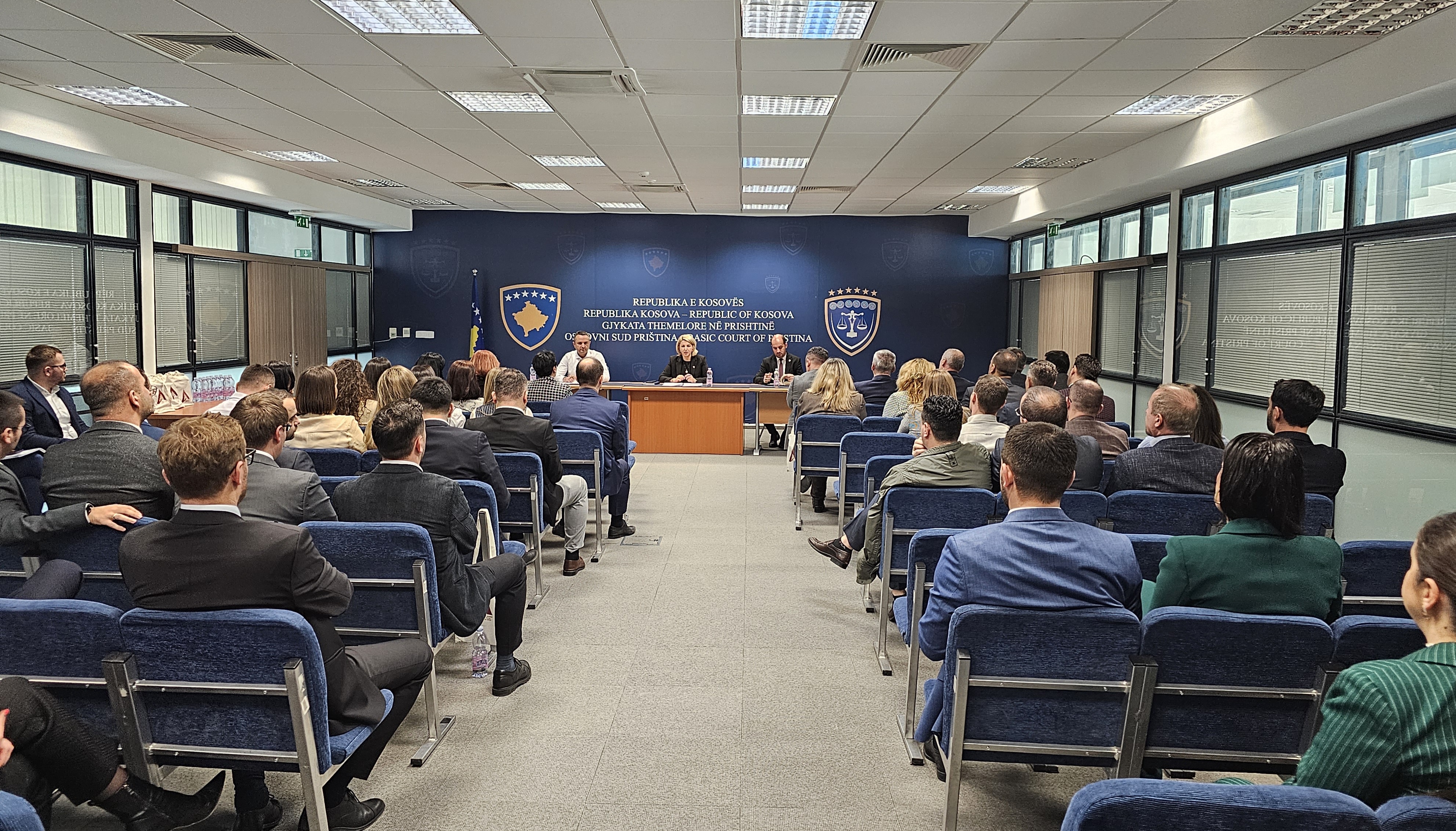 Mbahet kolegjiumi i fundvitit me gjyqtarë të Gjykatës Themelore në Prishtinë dhe degëve të saj